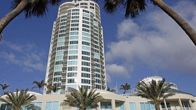 104 2nd Ave NE, St. Petersburg, FL 33701 (Wooden Rooster - Restaurant)